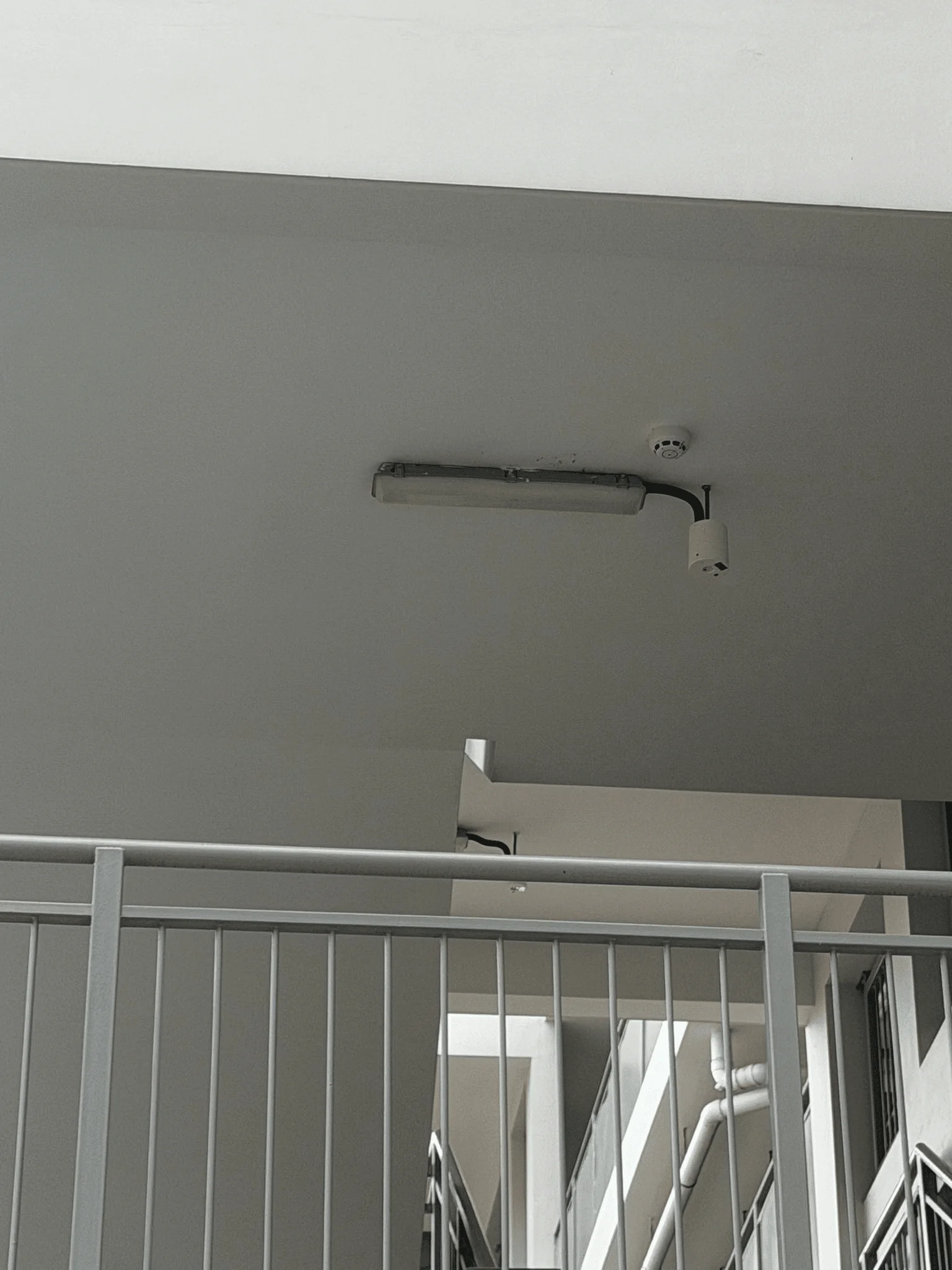 Plafoniera LED a tripla protezione da 2ft per scale