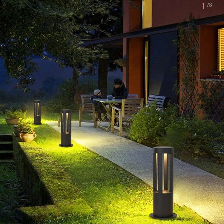 Paletti per illuminazione di percorsi commerciali