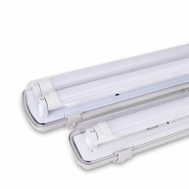 Plafoniere stagne IP65 per uno o due tubi T8