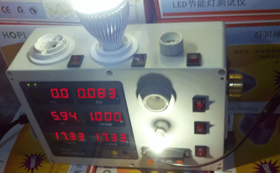 Fattore di potenza delle luci LED