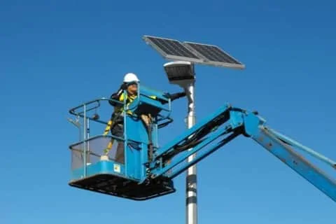 Lampione solare guasto: organizzare la diagnosi