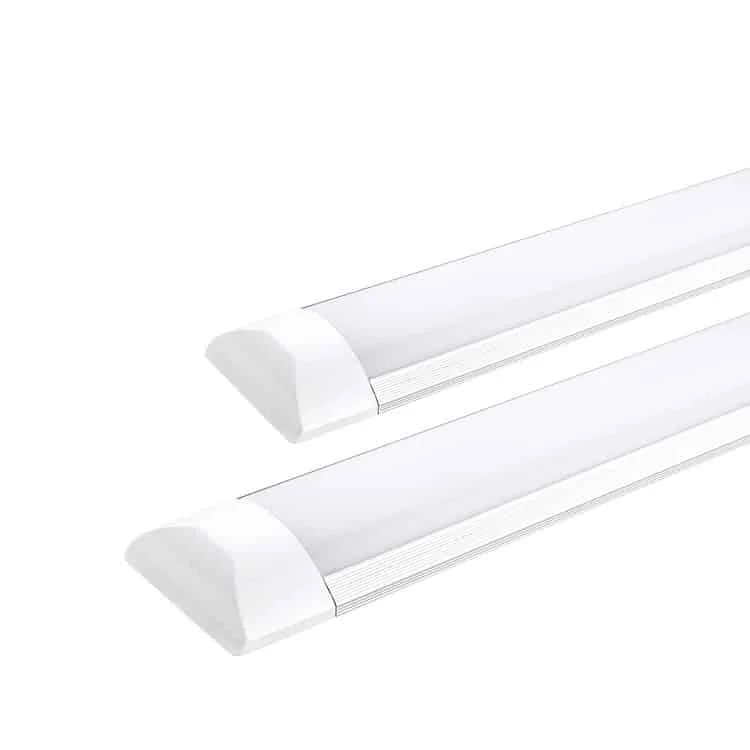 Plafoniere lineari da interno da 23mm con protezione IP44