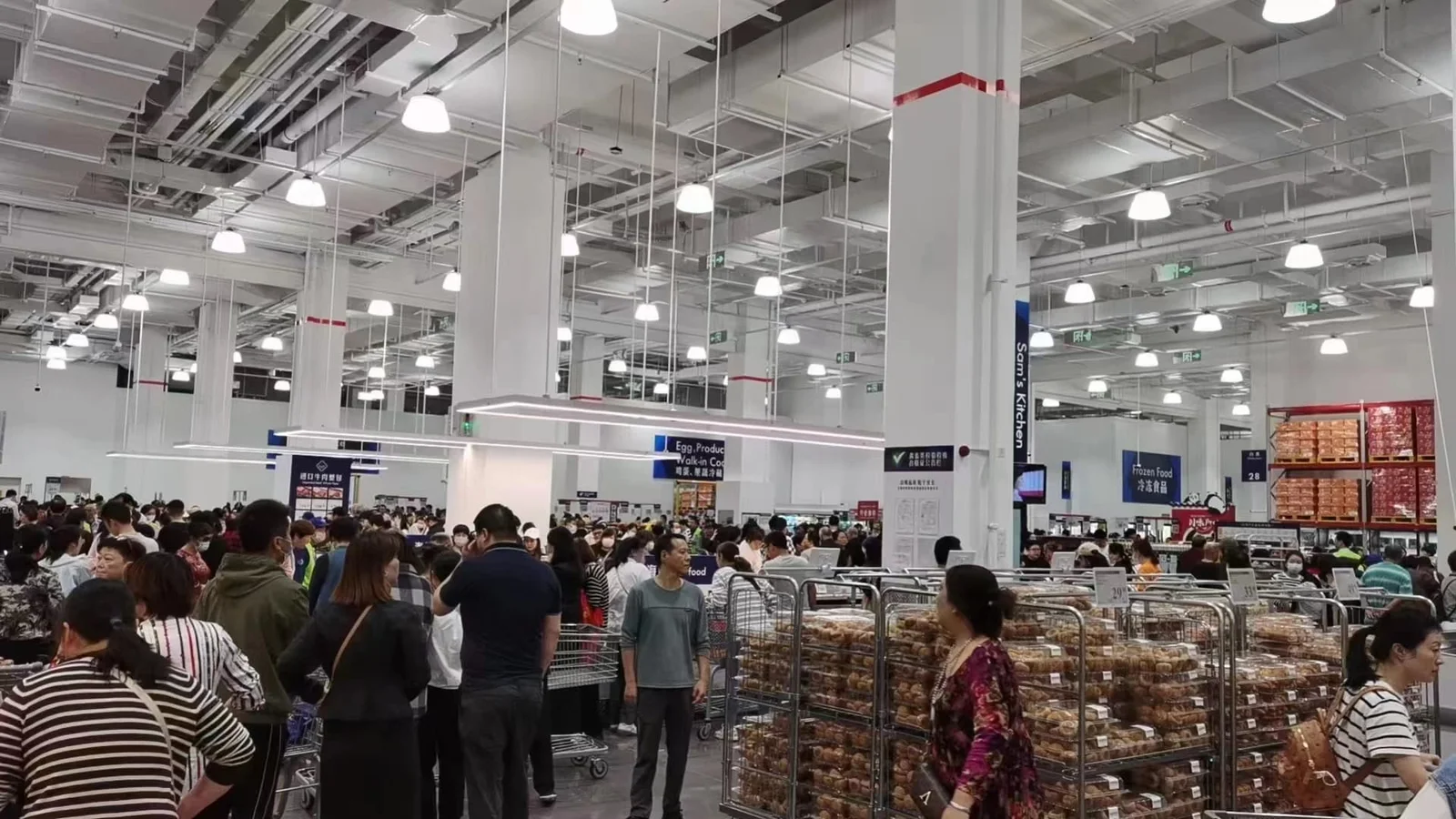 Progetti con campane LED industriali UFO in Indonesia